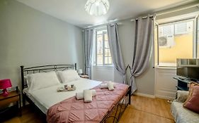 Next 2 Cathedral - Corcyra Apartment